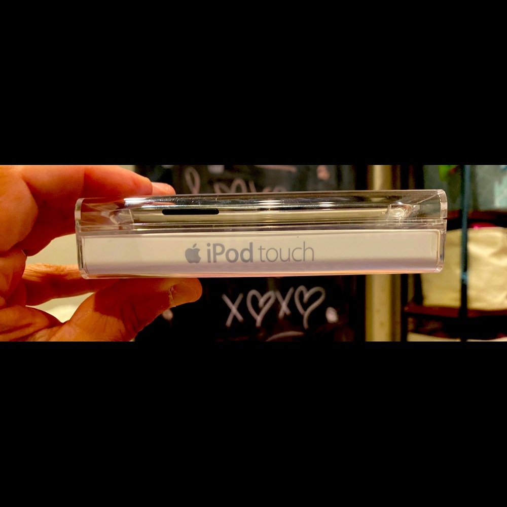 iPod touch 8GB (2nd generation)